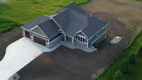 1630 Fissure Trail, Columbus, WI 53925