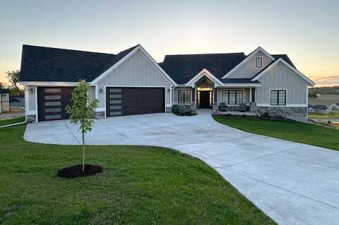 625 Interlachen Avenue, Oregon, WI 53575