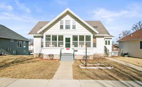 527 W Carroll Street, Portage, WI 53901