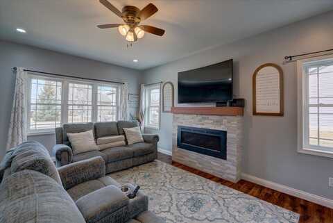 285 S Goldenrod Drive, Sun Prairie, WI 53590