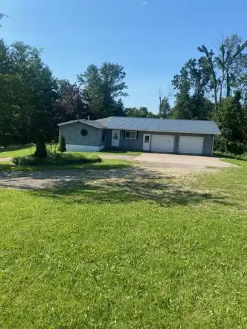 5561 Oak Lane, Cassville, WI 53816