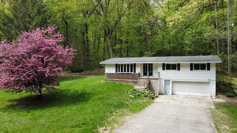 N4015 Hale Road, Mauston, WI 53948