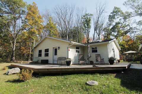 N6790 3rd Drive, Westfield, WI 53964