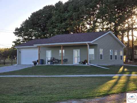 777 E Division, Clinton, MO 64735