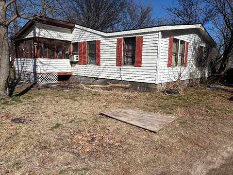 303 Lee Av., East Prairie, MO 63845