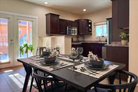 5277 Via Del Cielo, Santa Fe, NM 87507