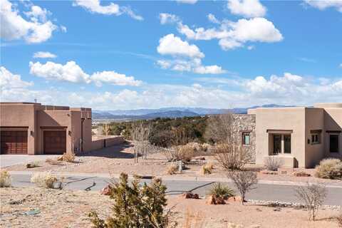 11 Camino Maravilla, Santa Fe, NM 87506