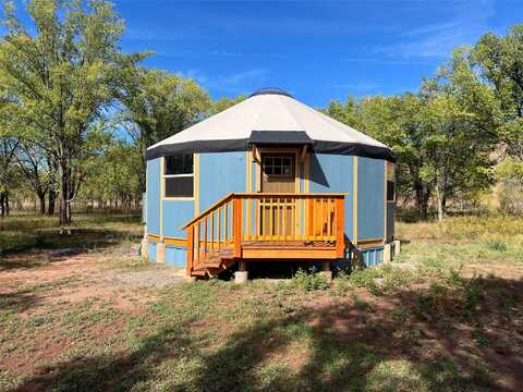 25 Agua Caliente Road, San Jose, NM 87565