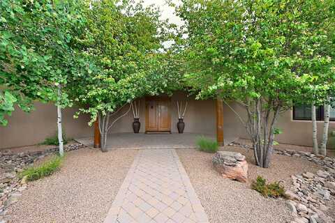13 Sundance Circle, Santa Fe, NM 87506