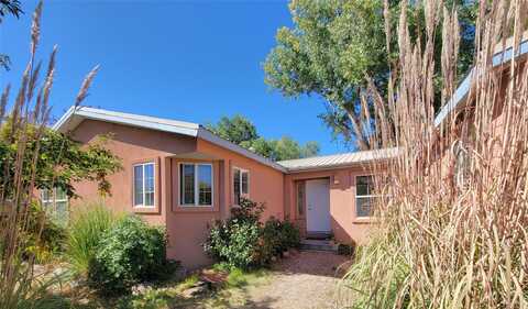 11 Walnut Circle, Espanola, NM 87532