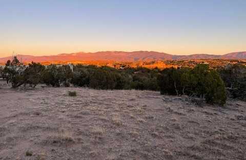 28 PASEO DEL HALCON, Santa Fe, NM 87506