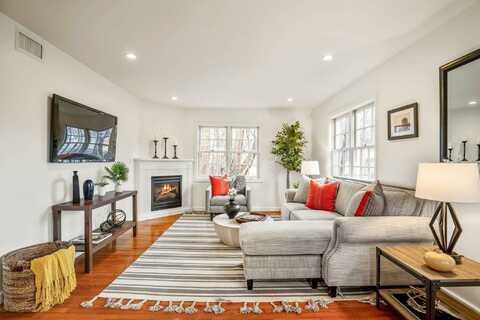 817 E Alameda, Santa Fe, NM 87501