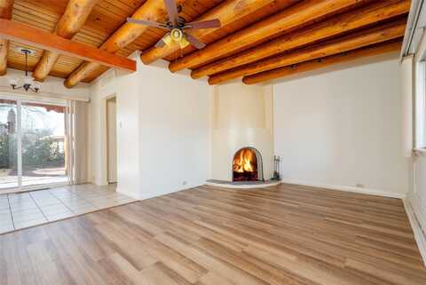 110 A&b Camino Santiago, Santa Fe, NM 87501
