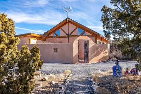 59 Dancing Horse, Madrid, NM 87010