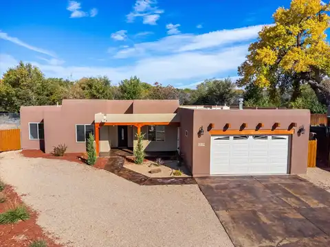 1011 Los Arboles, Espanola, NM 87532