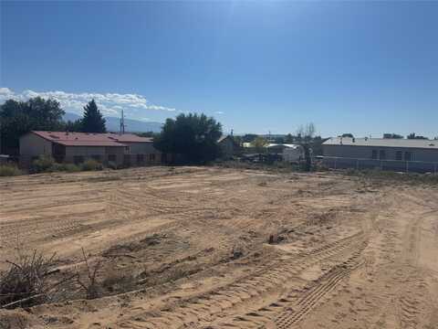 Calle Quintana, Espanola, NM 87532
