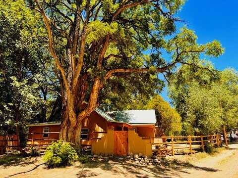 19 Private Drive 1444, Chimayo, NM 87522