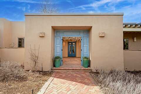 18 Vallecito Road, Santa Fe, NM 87506