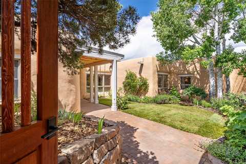 46 Laughing Horse Lane, Santa Fe, NM 87508