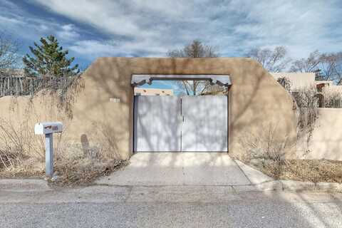 605 Griffin, Santa Fe, NM 87501