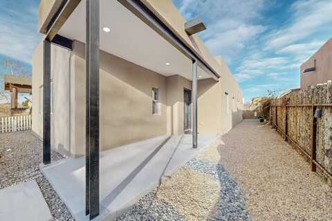 80 Oshara Boulevard, Santa Fe, NM 87508