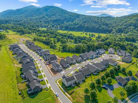 Savannah Dr. NE, Roanoke, VA 24012