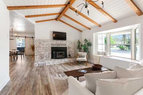 3636 Traverse Street, Redding, CA 96002