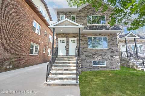 1386 Clove Road, Staten Island, NY 10301