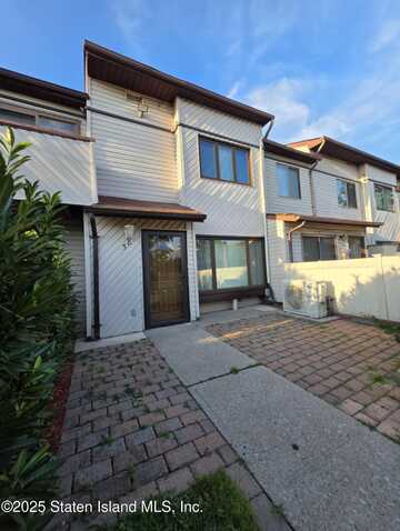 58 Selvin Loop, Staten Island, NY 10303