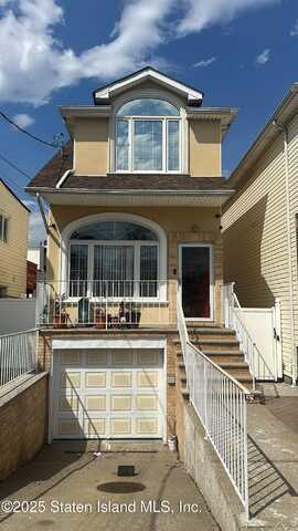 271 Clifton Avenue, Staten Island, NY 10305