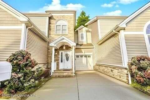 70 Topside Lane, Staten Island, NY 10309
