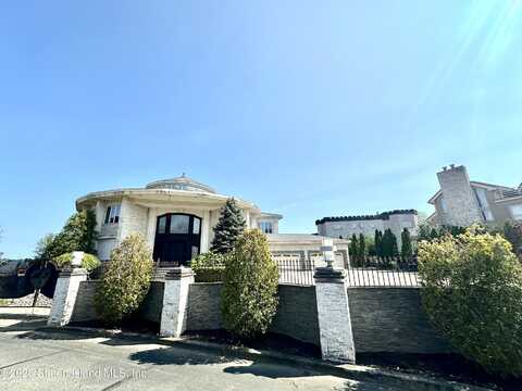 150 Nicolosi Drive, Staten Island, NY 10312