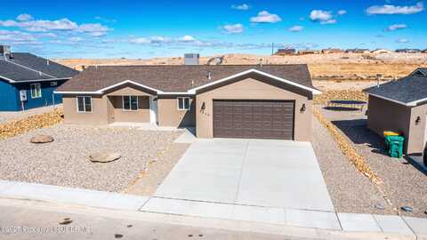 2040 RAPTOR Street, Farmington, NM 87401