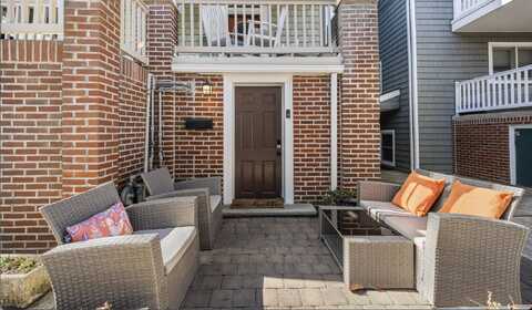 6 S Baton Rouge Ave Ave, Ventnor City, NJ 08406