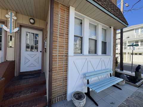 30 N Oakland Ave, Ventnor City, NJ 08406