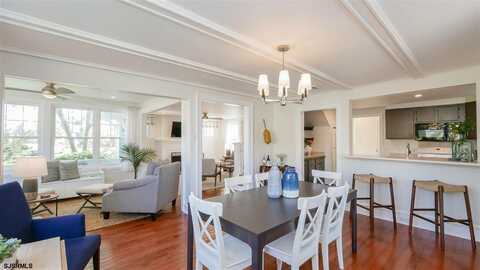 30 West Dr, Margate City, NJ 08402