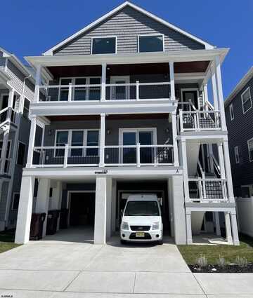 19 N Wyoming Ave, Ventnor City, NJ 08406