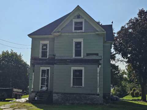 27 W Barney, Gouverneur, NY 13642