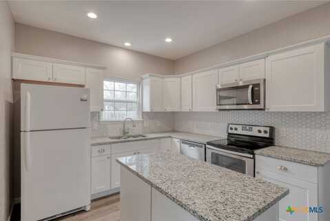 1408 Armstrong Street, Luling, TX 78648