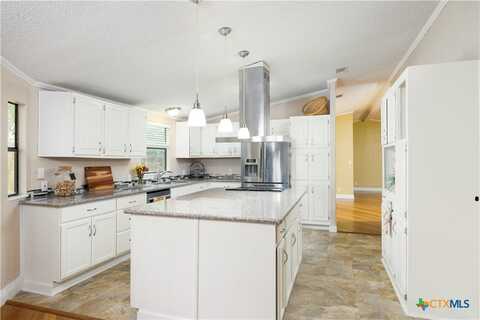 1057 Willow Dr, Canyon Lake, TX 78133