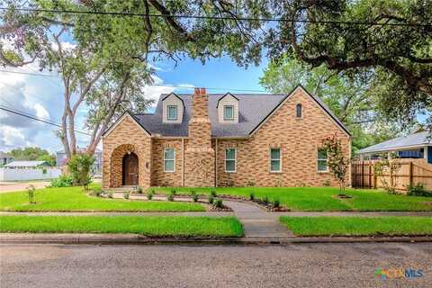 407 E Santa Rosa Street, Victoria, TX 77901