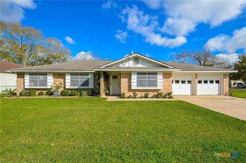 502 Elm Street, El Campo, TX 77437