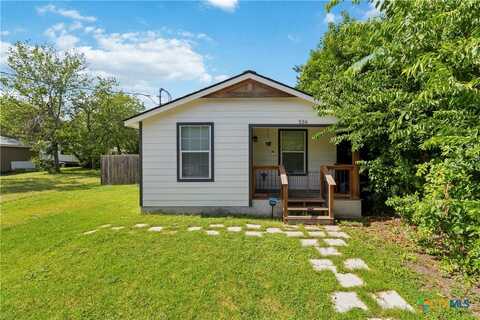 556 Ave C, Seguin, TX 78155