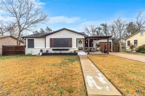 1011 Gilmore Street, Taylor, TX 76574