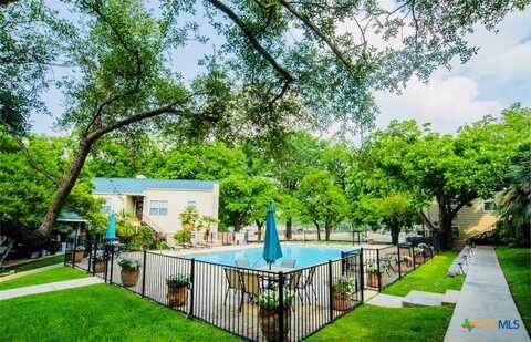 551 Terminal Loop Road, McQueeney, TX 78123
