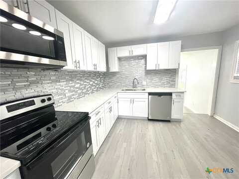 743 E 13th Avenue, Belton, TX 76513