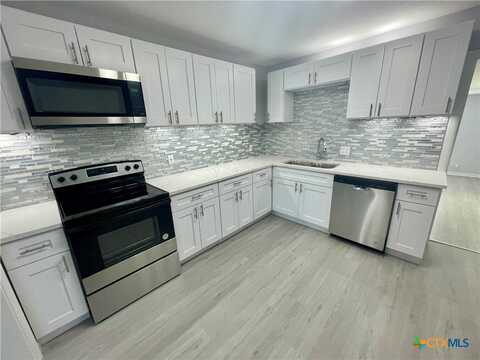 743 E 13th Avenue, Belton, TX 76513