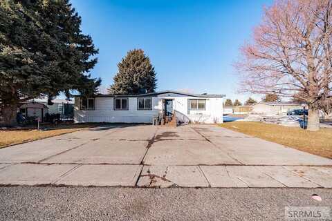 1915 Whispering Pines Drive, Idaho Falls, ID 83401