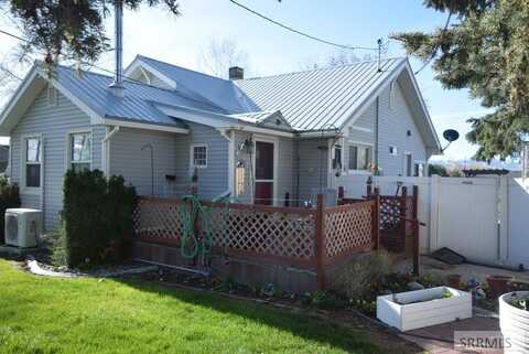 4020 E 49th S, Idaho Falls, ID 83406