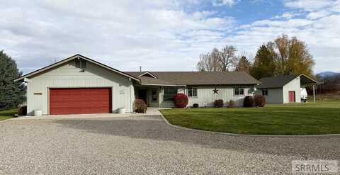 15 Northern Lights Road, Salmon, ID 83467